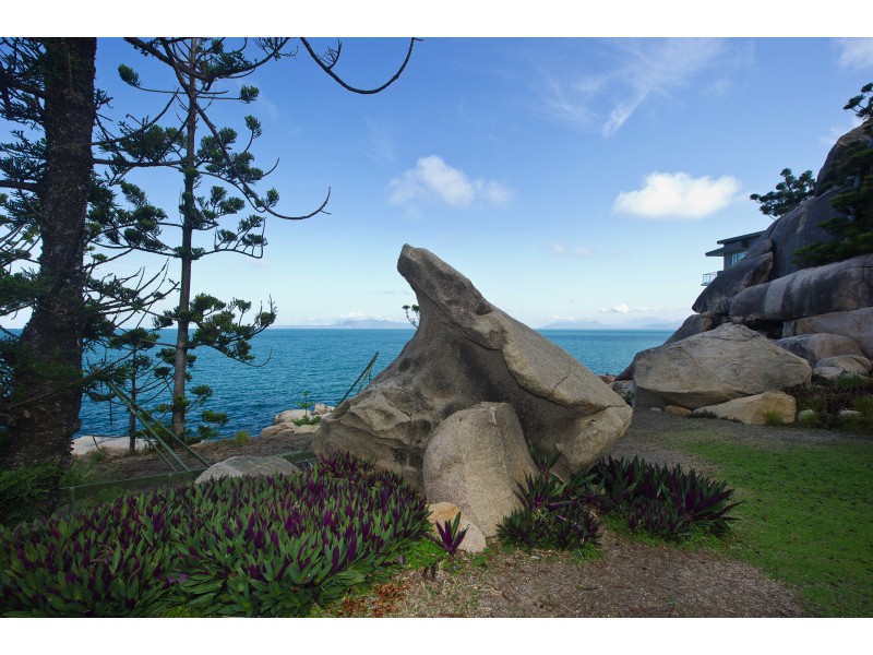 12 Boulder Ct, Nelly Bay QLD 4819