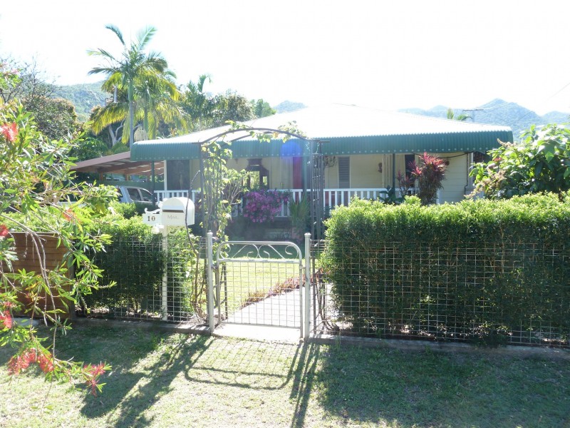 10 Murray Street, Nelly Bay QLD 4819