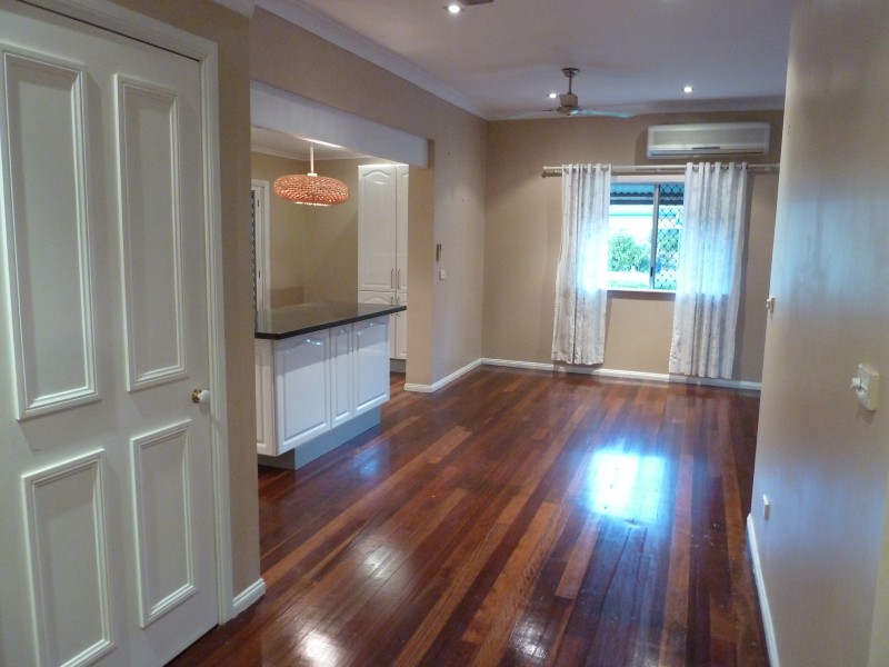 10 Murray Street, Nelly Bay QLD 4819