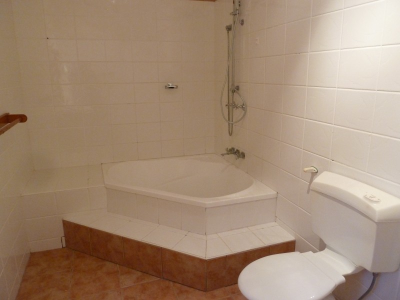 10 Murray Street, Nelly Bay QLD 4819