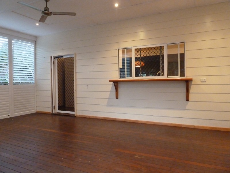 10 Murray Street, Nelly Bay QLD 4819