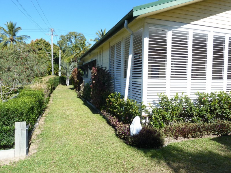 10 Murray Street, Nelly Bay QLD 4819