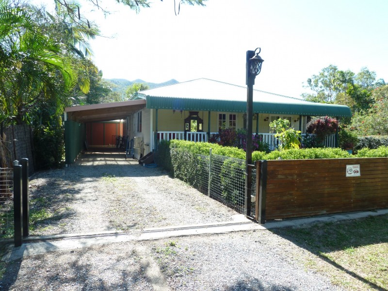 10 Murray Street, Nelly Bay QLD 4819