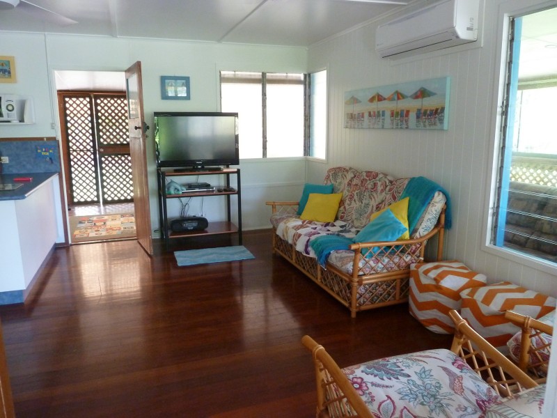 17 Mandalay Ave, Nelly Bay QLD 4819