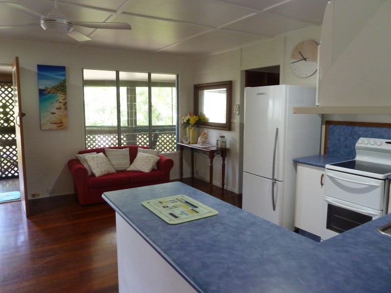 17 Mandalay Ave, Nelly Bay QLD 4819