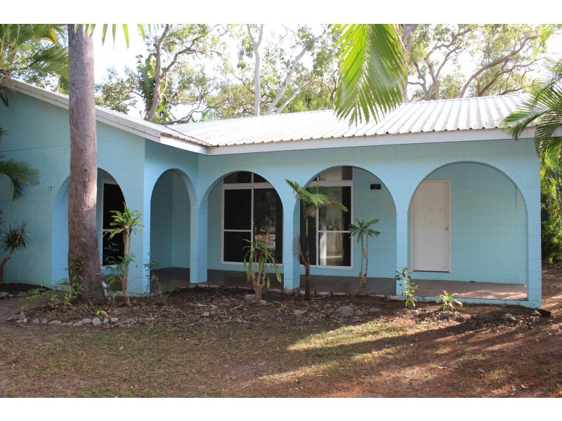 17 Compass Cres, Nelly Bay QLD 4819