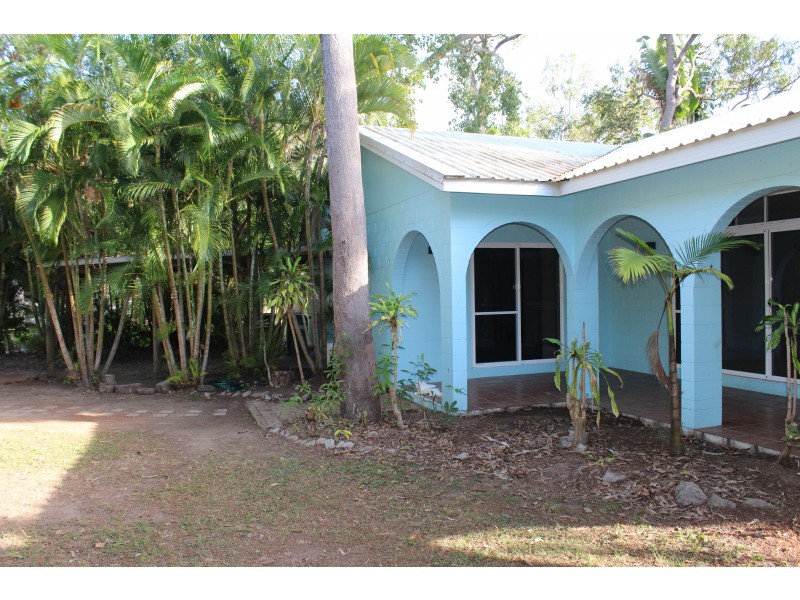 17 Compass Cres, Nelly Bay QLD 4819