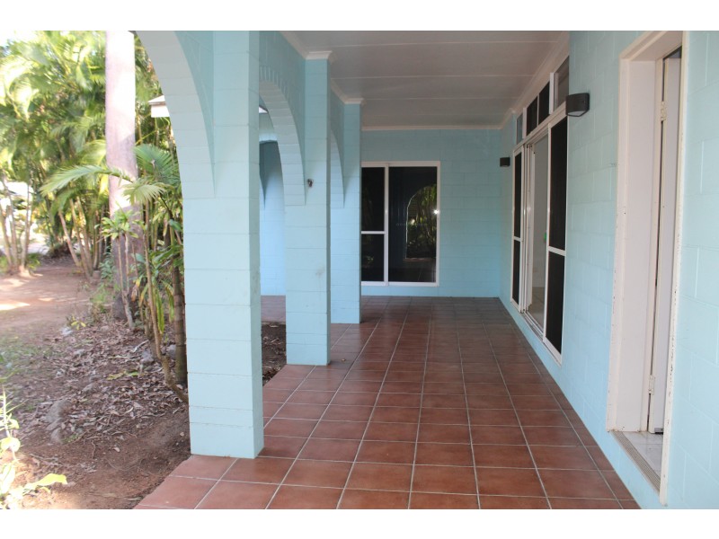 17 Compass Cres, Nelly Bay QLD 4819