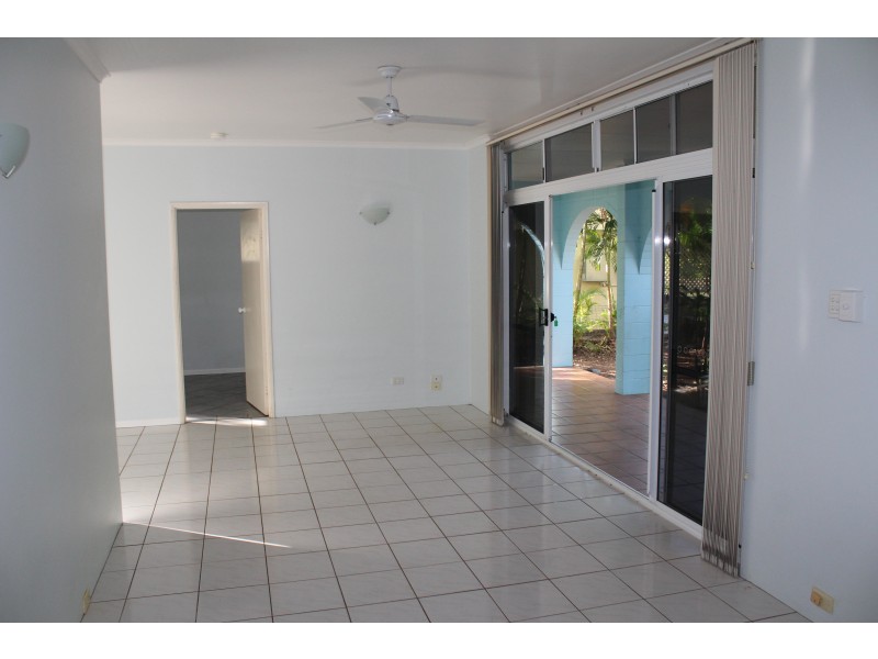 17 Compass Cres, Nelly Bay QLD 4819