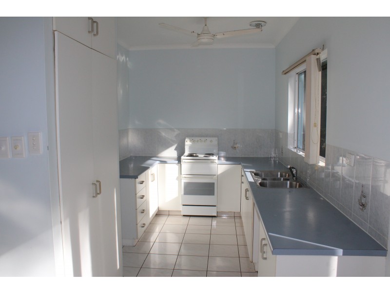 17 Compass Cres, Nelly Bay QLD 4819