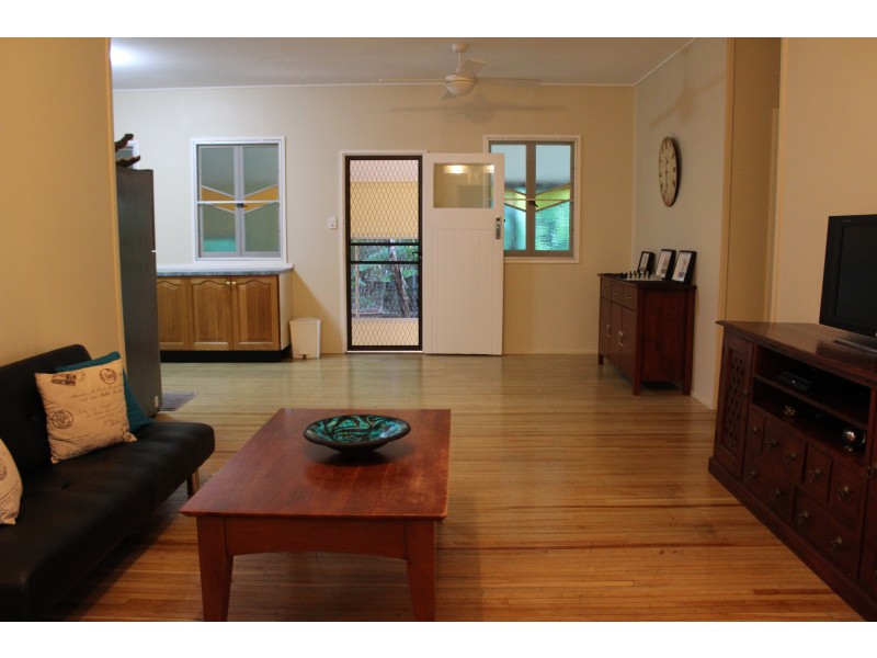 10 Opalia Ct, Nelly Bay QLD 4819