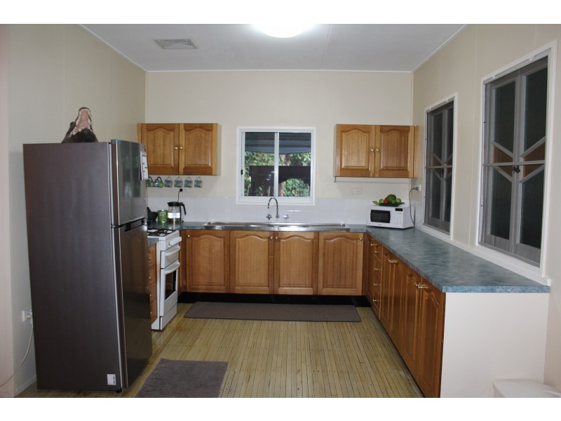 10 Opalia Ct, Nelly Bay QLD 4819