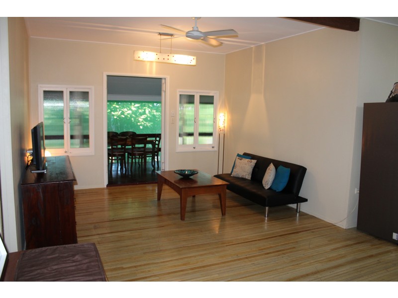 10 Opalia Ct, Nelly Bay QLD 4819