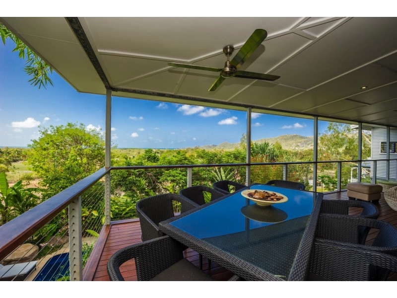 28 Wallaby Way, Horseshoe Bay QLD 4819