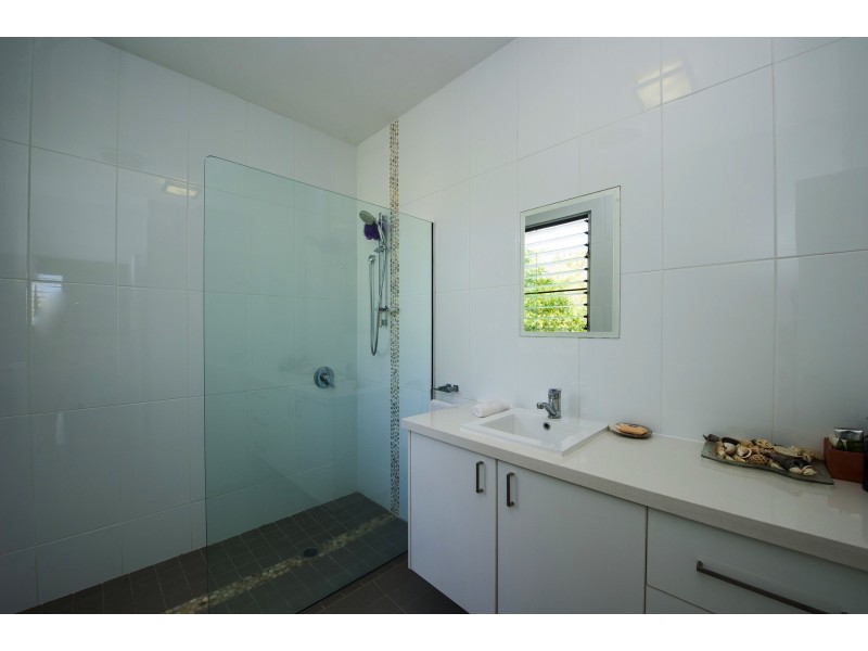 28 Wallaby Way, Horseshoe Bay QLD 4819