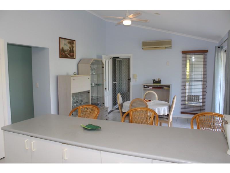 4 Bond Ct, Horseshoe Bay QLD 4819