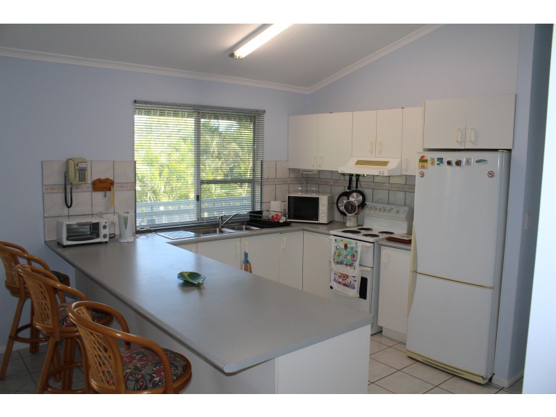 4 Bond Ct, Horseshoe Bay QLD 4819