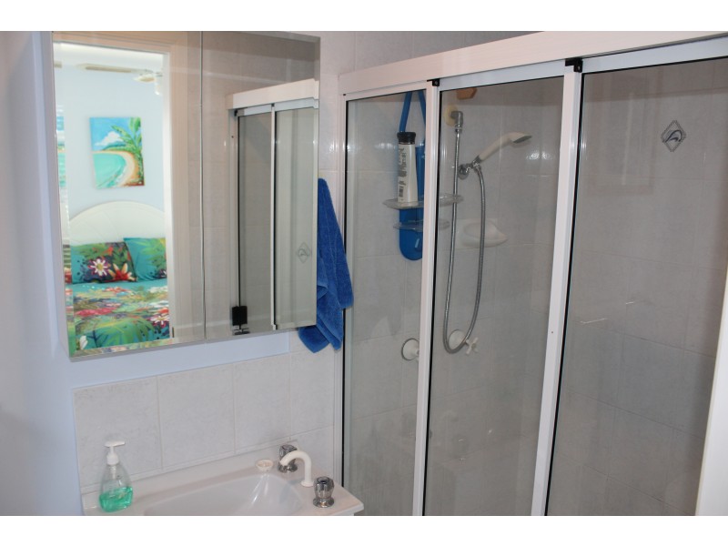 4 Bond Ct, Horseshoe Bay QLD 4819