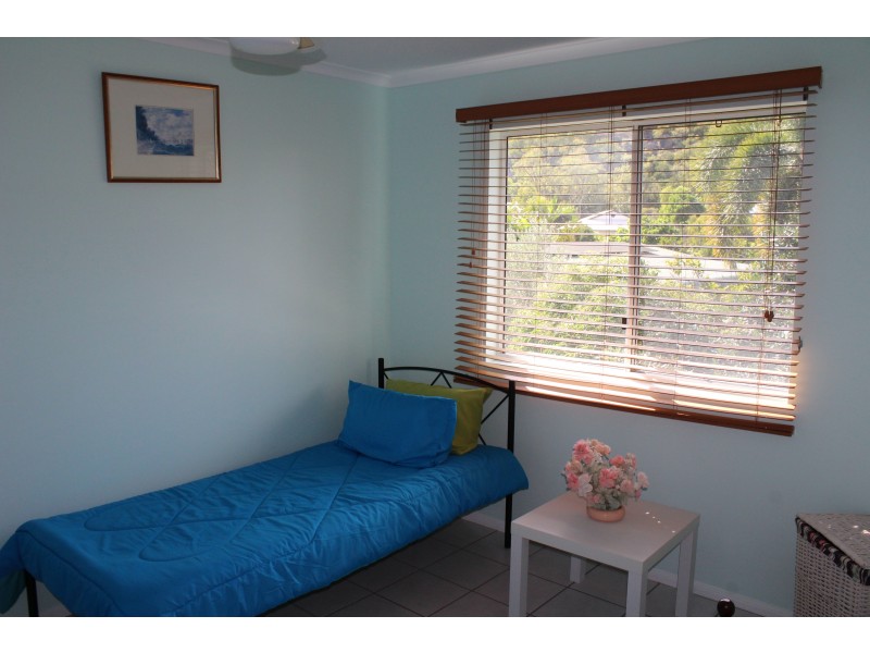 4 Bond Ct, Horseshoe Bay QLD 4819