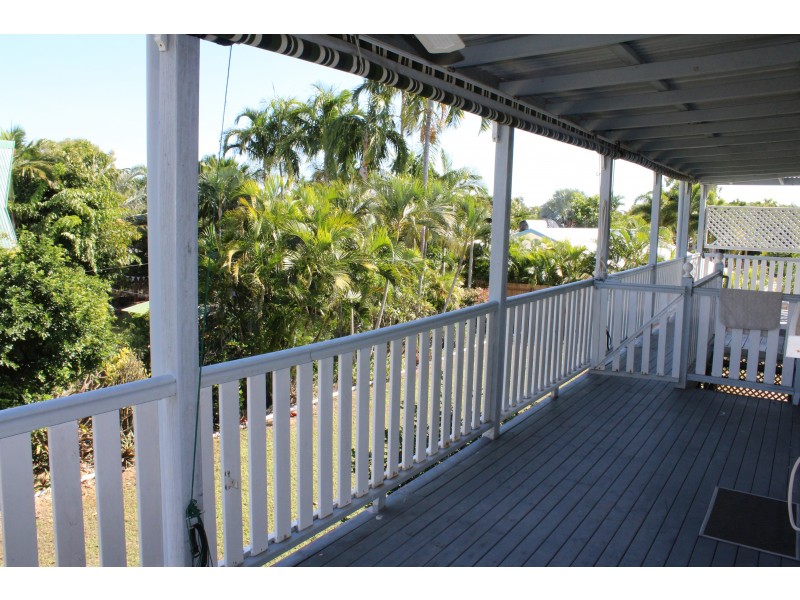 4 Bond Ct, Horseshoe Bay QLD 4819