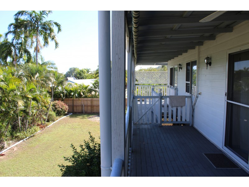 4 Bond Ct, Horseshoe Bay QLD 4819