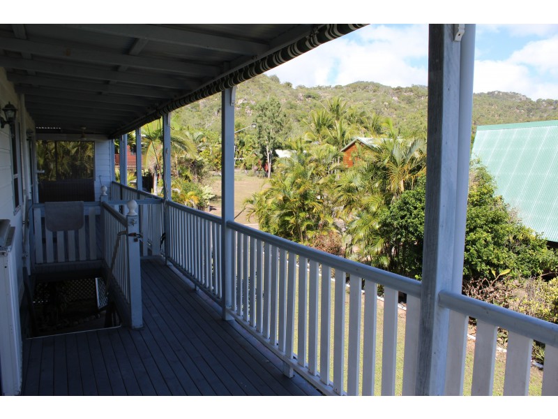 4 Bond Ct, Horseshoe Bay QLD 4819