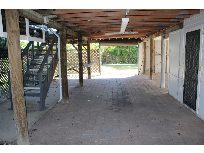 4 Bond Ct, Horseshoe Bay QLD 4819