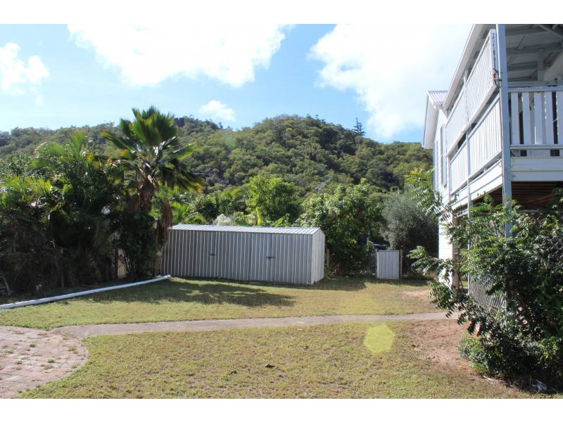 4 Bond Ct, Horseshoe Bay QLD 4819