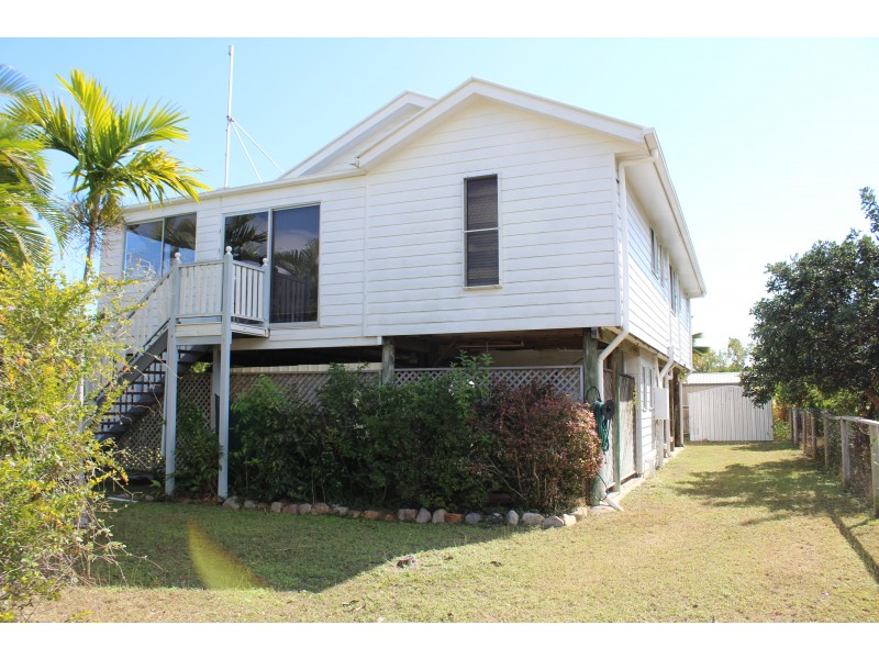 4 Bond Ct, Horseshoe Bay QLD 4819