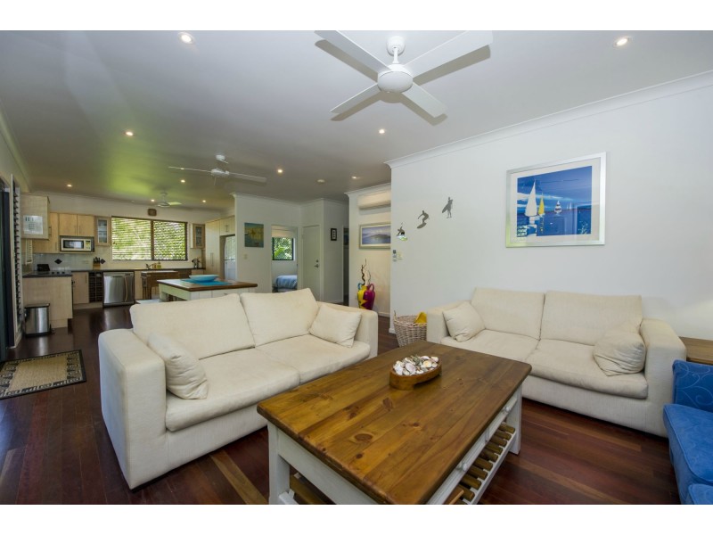 6 Boulder Court, Nelly Bay QLD 4819