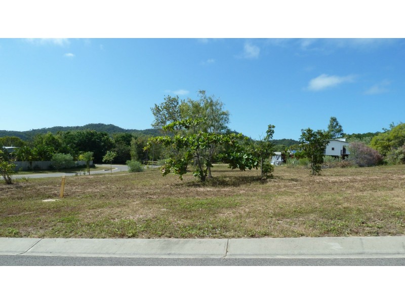 25 Wallaby Way, Horseshoe Bay QLD 4819