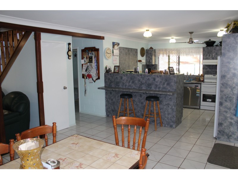 124 Horseshoe Bay Rd, Horseshoe Bay QLD 4819