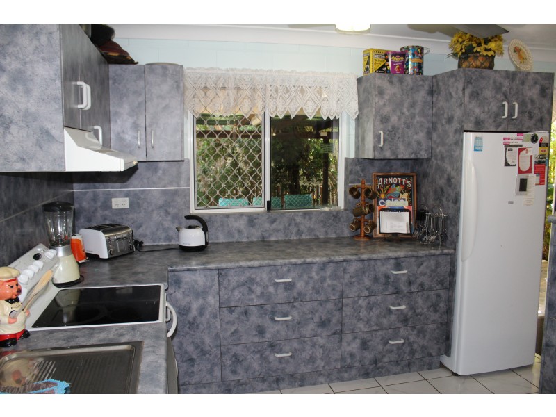 124 Horseshoe Bay Rd, Horseshoe Bay QLD 4819