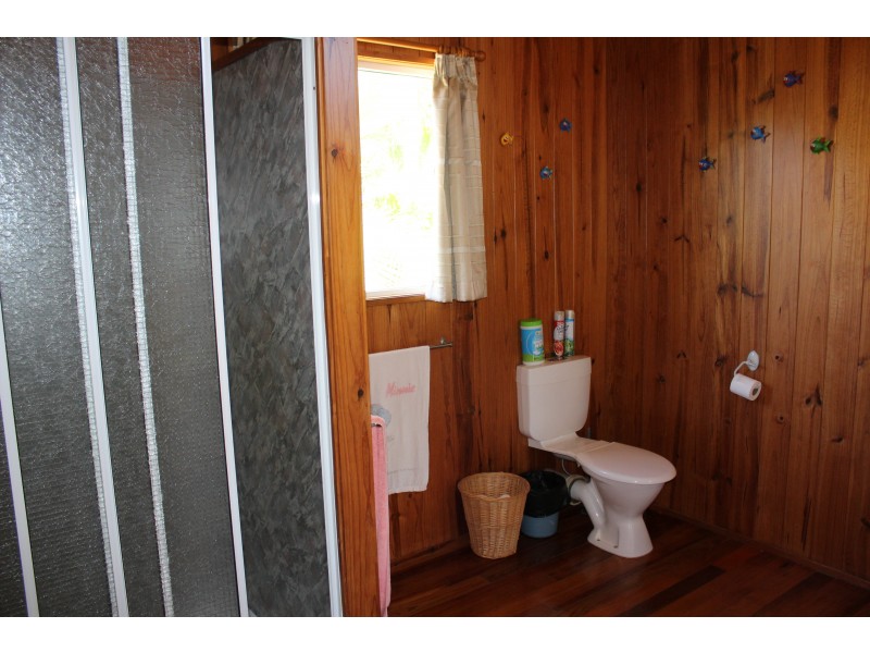 124 Horseshoe Bay Rd, Horseshoe Bay QLD 4819