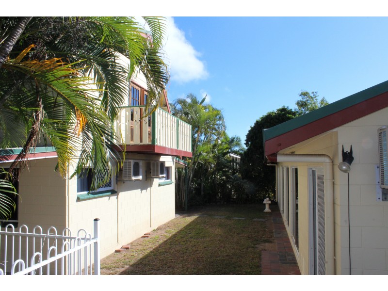 124 Horseshoe Bay Rd, Horseshoe Bay QLD 4819