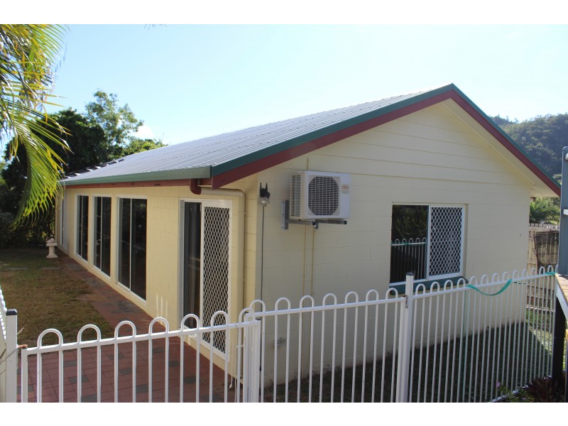 124 Horseshoe Bay Rd, Horseshoe Bay QLD 4819