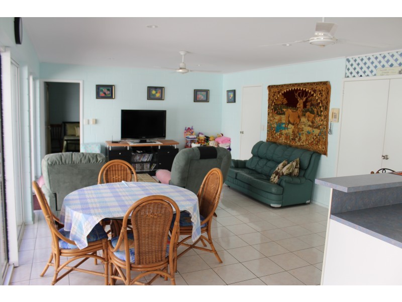 124 Horseshoe Bay Rd, Horseshoe Bay QLD 4819