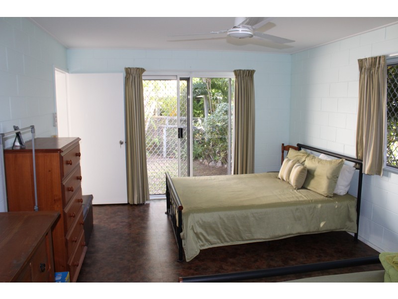 124 Horseshoe Bay Rd, Horseshoe Bay QLD 4819