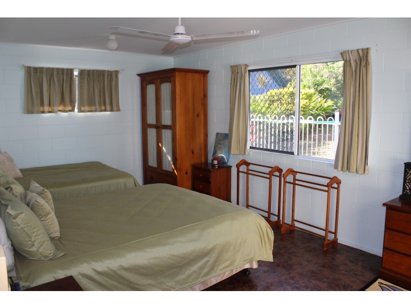 124 Horseshoe Bay Rd, Horseshoe Bay QLD 4819