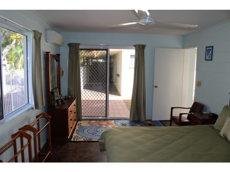 124 Horseshoe Bay Rd, Horseshoe Bay QLD 4819