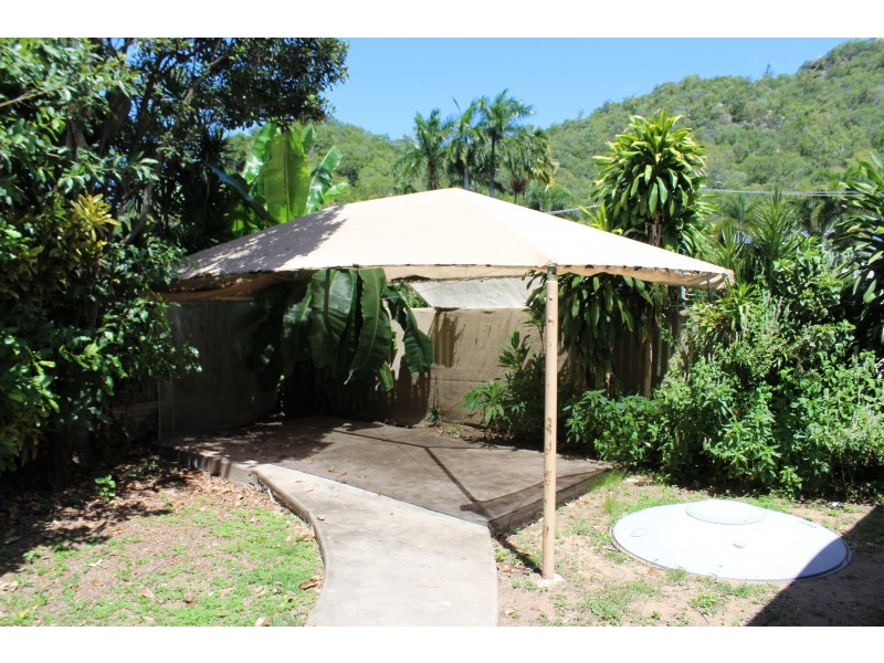 20 Nerita Cres, Nelly Bay QLD 4819