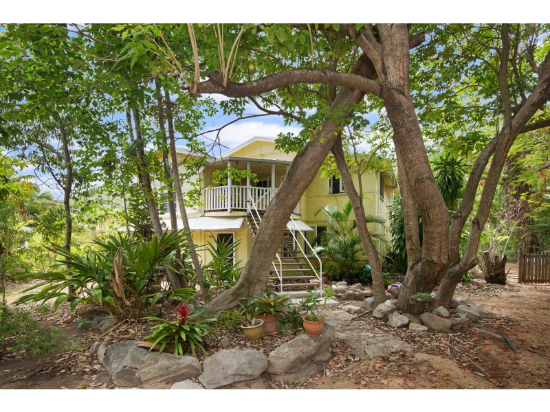 2/14 Murray St, Nelly Bay QLD 4819