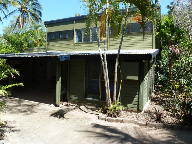 15 Winifred St, Nelly Bay QLD 4819