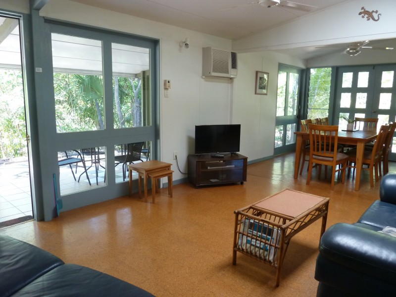 15 Winifred St, Nelly Bay QLD 4819