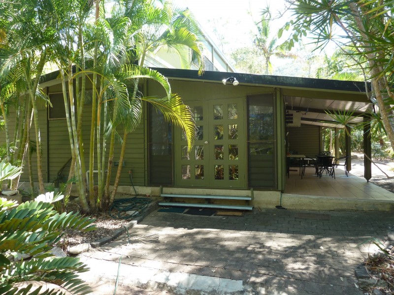 15 Winifred St, Nelly Bay QLD 4819