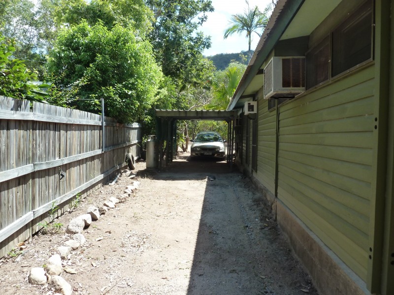 15 Winifred St, Nelly Bay QLD 4819