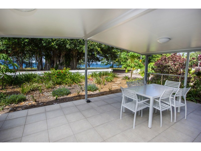 32 Marine Pde, Arcadia QLD 4819