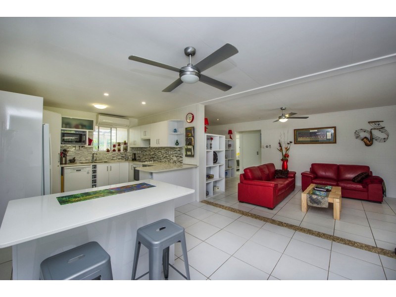 32 Marine Pde, Arcadia QLD 4819