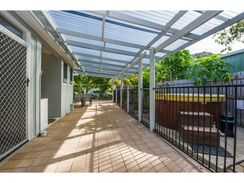 32 Marine Pde, Arcadia QLD 4819