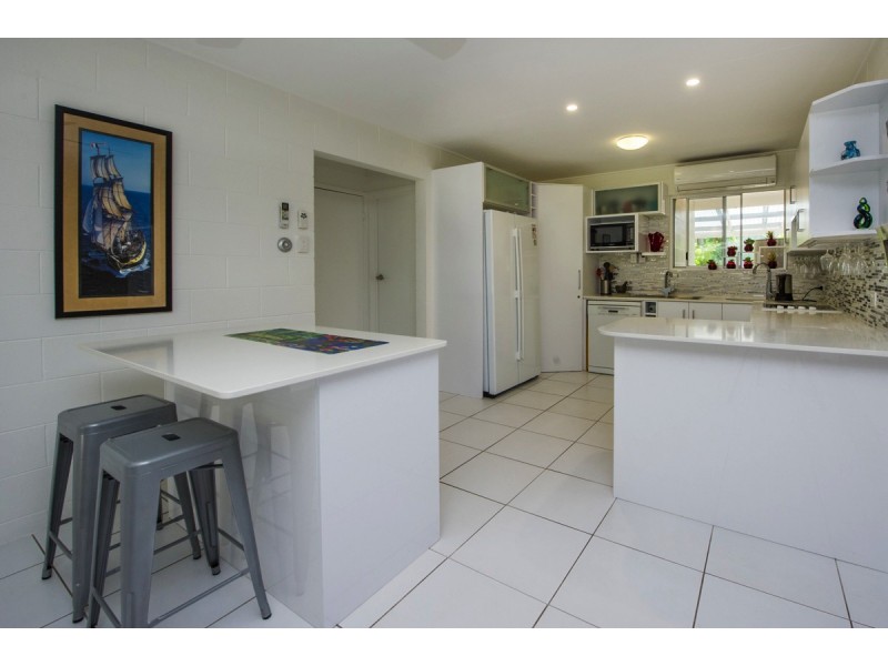 32 Marine Pde, Arcadia QLD 4819